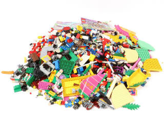 Lot 9 - LEGO (DANEMARK) (150)