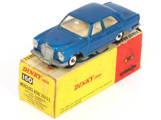 Lot 350 - DINKY TOYS (GB) (5)