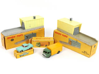 Lot 367 - DINKY TOYS (FRANCE) (4)