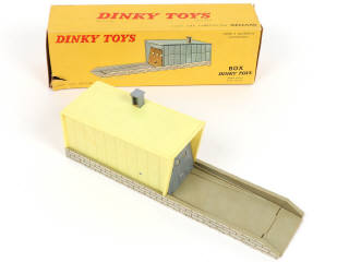 Lot 367 - DINKY TOYS (FRANCE) (4)
