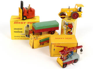 Lot 363 - DINKY TOYS (FRANCE) (4)
