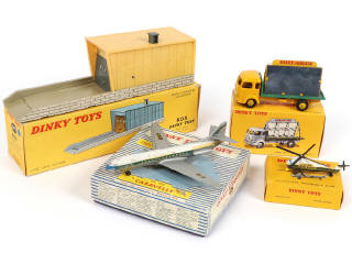 Lot 366 - DINKY TOYS (FRANCE) (4)