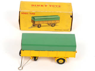 Lot 349 - DINKY TOYS (5)