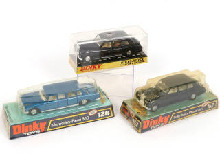 Lot 342 - DINKY TOYS (GB) (3)