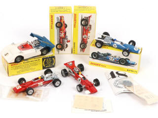 Lot 352 - DINKY TOYS (4)