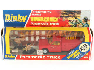Lot 337 - DINKY TOYS (GB) (2)