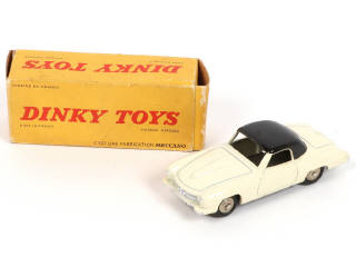 Lot 351 - DINKY TOYS (3)