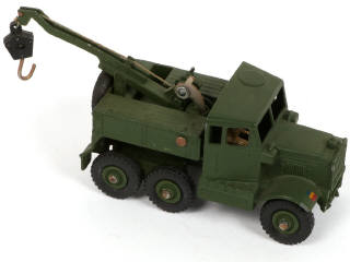 Lot 319 - DINKY TOYS (GB) (2)