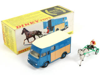 Lot 469 - DINKY TOYS (FRANCE) (1)