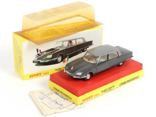 Lot 395 - DINKY TOYS (FRANCE) (1)