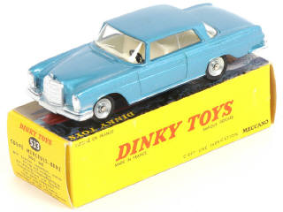 Lot 434 - DINKY TOYS (FRANCE) (1)