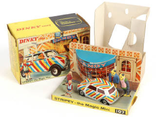 Lot 289 - DINKY TOYS (GB) (1)