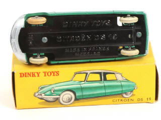 Lot 383 - DINKY TOYS (FRANCE) (1)