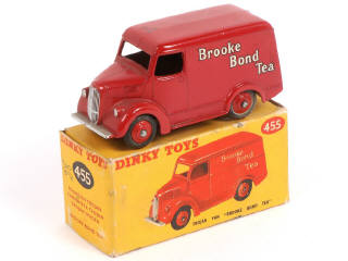 Lot 305 - DINKY TOYS (GB) (1)
