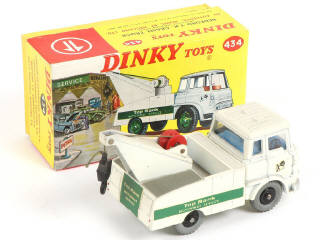 Lot 348 - DINKY TOYS (GB) (1)