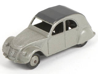 Lot 376 - DINKY TOYS (FRANCE) (1)