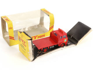 Lot 352 - DINKY TOYS (GB) (1)