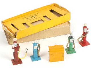 Lot 255 - DINKY TOYS (GB) (1)