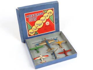 Lot 370 - DINKY TOYS (FRANCE) (7)