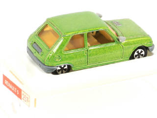 Lot 251 - MAJORETTE (FRANCE) (1)
