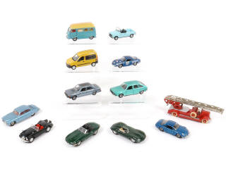 Lot 96 - DIVERS (12)