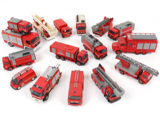 Lot 119 - DIVERS (16)