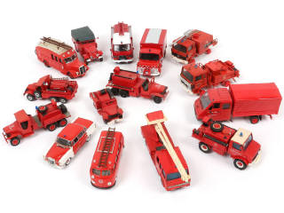 Lot 117 - DIVERS (15)