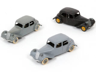 Lot 290 - DINKY TOYS (FRANCE) (3)