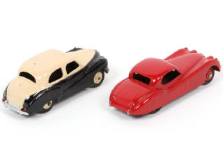 Lot 254 - DINKY TOYS (GB) (2)