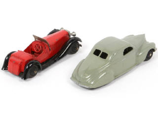 Lot 249 - DINKY TOYS (GB) (2)