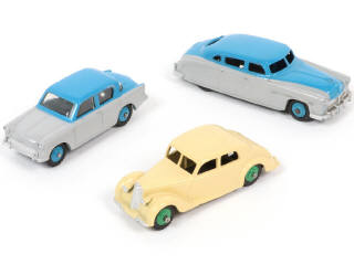 Lot 261 - DINKY TOYS (GB) (3)