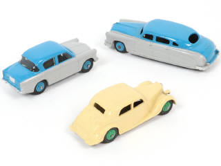 Lot 261 - DINKY TOYS (GB) (3)
