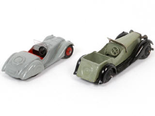 Lot 250 - DINKY TOYS (GB) (2)