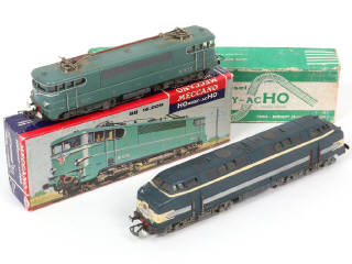Lot 21 - HORNBY 'HO' (2)