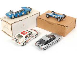 Lot 88 - DIVERS (4)