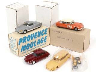 Lot 90 - DIVERS (4)