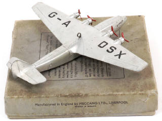 Lot 243 - DINKY TOYS (GB) (1)
