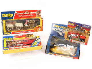 Lot 332 - DINKY TOYS (GB) (4)
