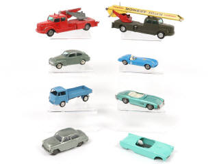 Lot 162 - DIVERS (8)