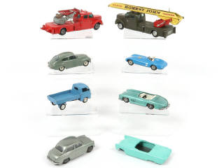 Lot 162 - DIVERS (8)