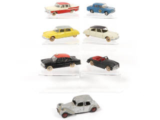 Lot 326 - DINKY TOYS (FRANCE) (7)