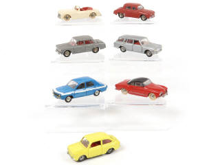 Lot 325 - DINKY TOYS (FRANCE) (7)