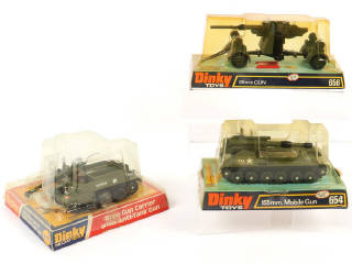 Lot 329 - DINKY TOYS (GB) (3)