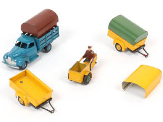 Lot 301 - DINKY TOYS (FRANCE) (4)