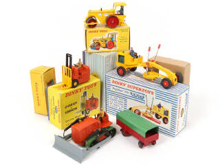 Lot 303 - DINKY TOYS (FRANCE) (5)