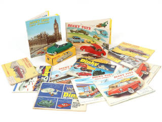 Lot 286 - DINKY TOYS (14)