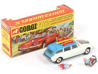 Lot 110 - CORGI TOYS (GB) (1)