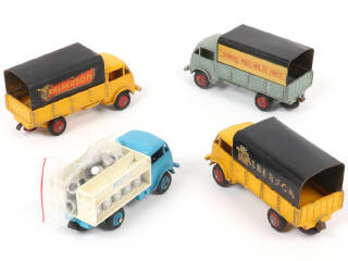 Lot 302 - DINKY TOYS (FRANCE) (4)