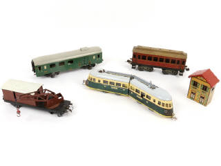 Lot 20 - DIVERS (5)