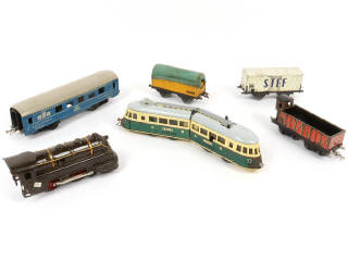 Lot 21 - DIVERS (6)